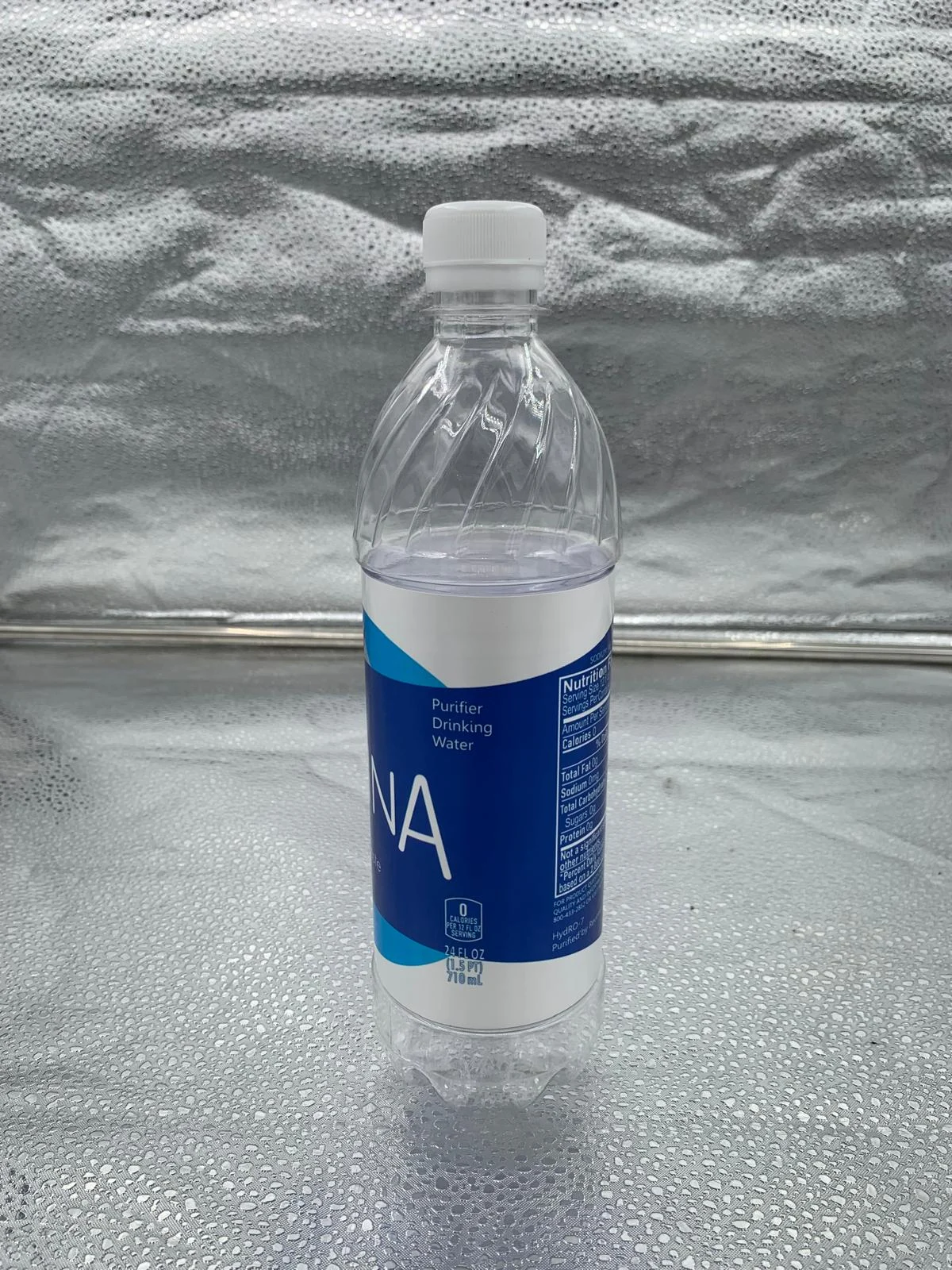 Botella con cámara oculta, un formato portátil para colocar dentro del vehículo.